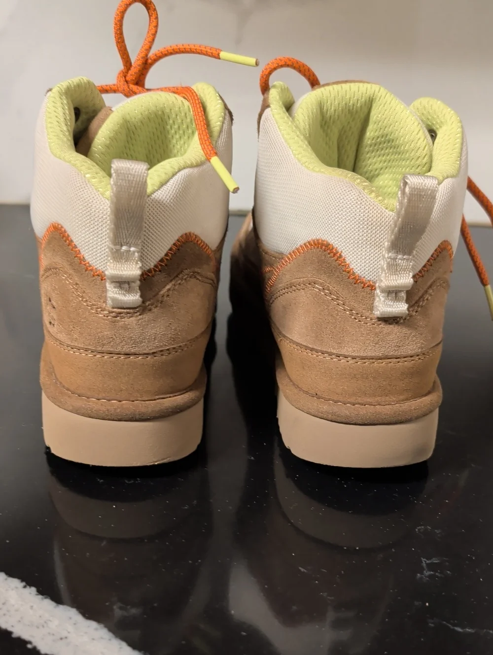 UGG® Women's Highland Heritage Sneakers Size 9 Used Great MSRP $120